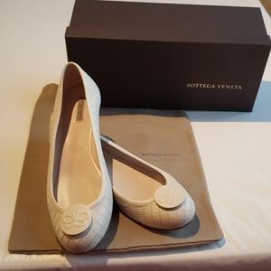 Bottega Veneta Ivory Flats